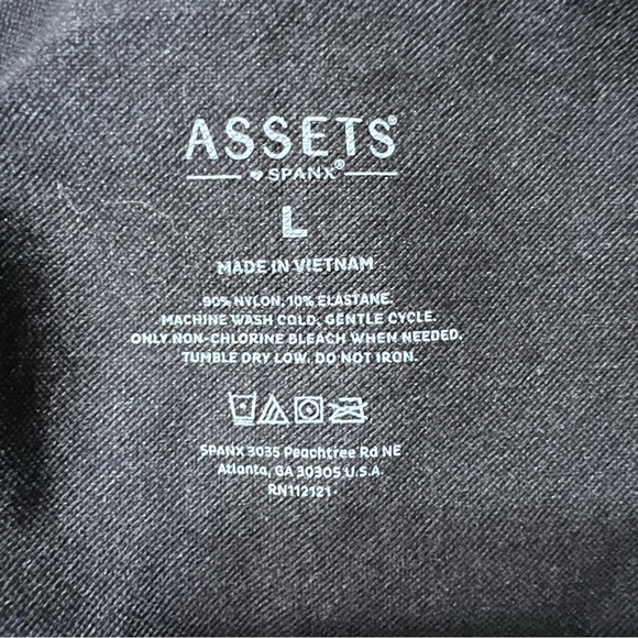 Assets by Spanx High Waisted Shaping Leggings in Black - Picture 9 of 10